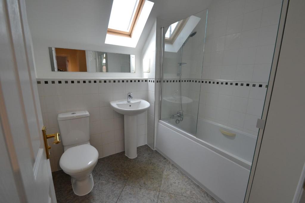 Family bathroom.JPG