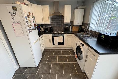 3 bedroom terraced house for sale, Station Road, Clayton