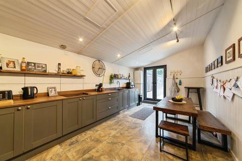 4 bedroom semi-detached bungalow for sale, High Street, Martin, Lincoln