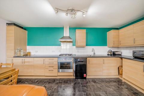 2 bedroom flat for sale, Neasden Lane, London NW10
