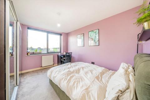 2 bedroom flat for sale, Neasden Lane, London NW10