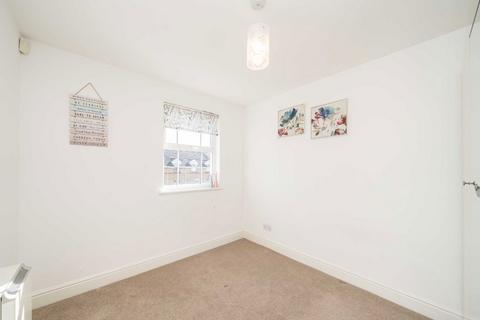 undefined, Draper Close, Isleworth TW7