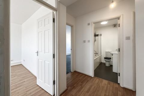 2 bedroom flat to rent, Knighton Park Road, London, SE26