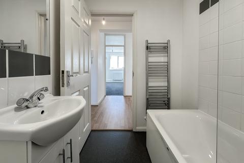2 bedroom flat to rent, Knighton Park Road, London, SE26
