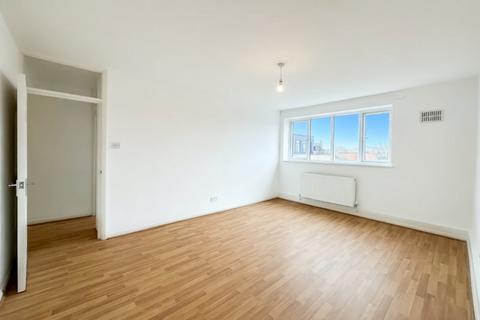 2 bedroom flat to rent, Knighton Park Road, London, SE26