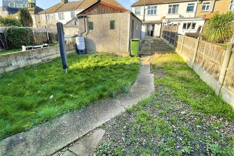 3 bedroom end of terrace house for sale, Bridport Avenue, Romford, RM7