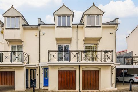 3 bedroom house to rent, Oxford Mews, Hove