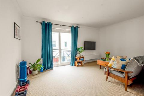 3 bedroom house to rent, Oxford Mews, Hove