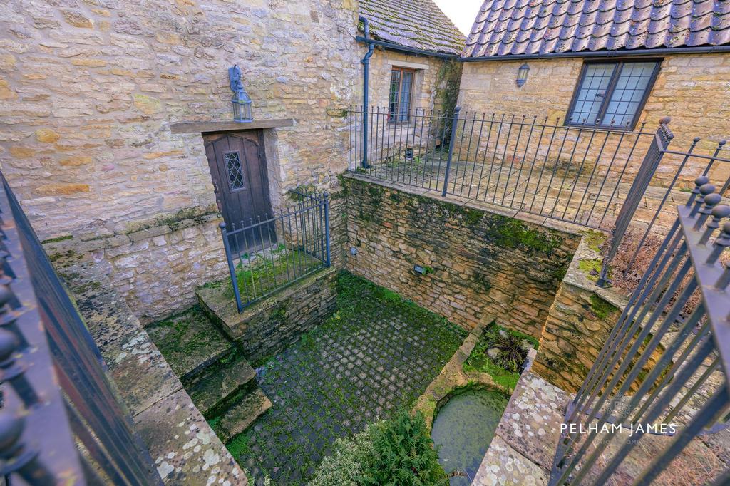 Sunken Garden, Wellington House, Kings Cliffe