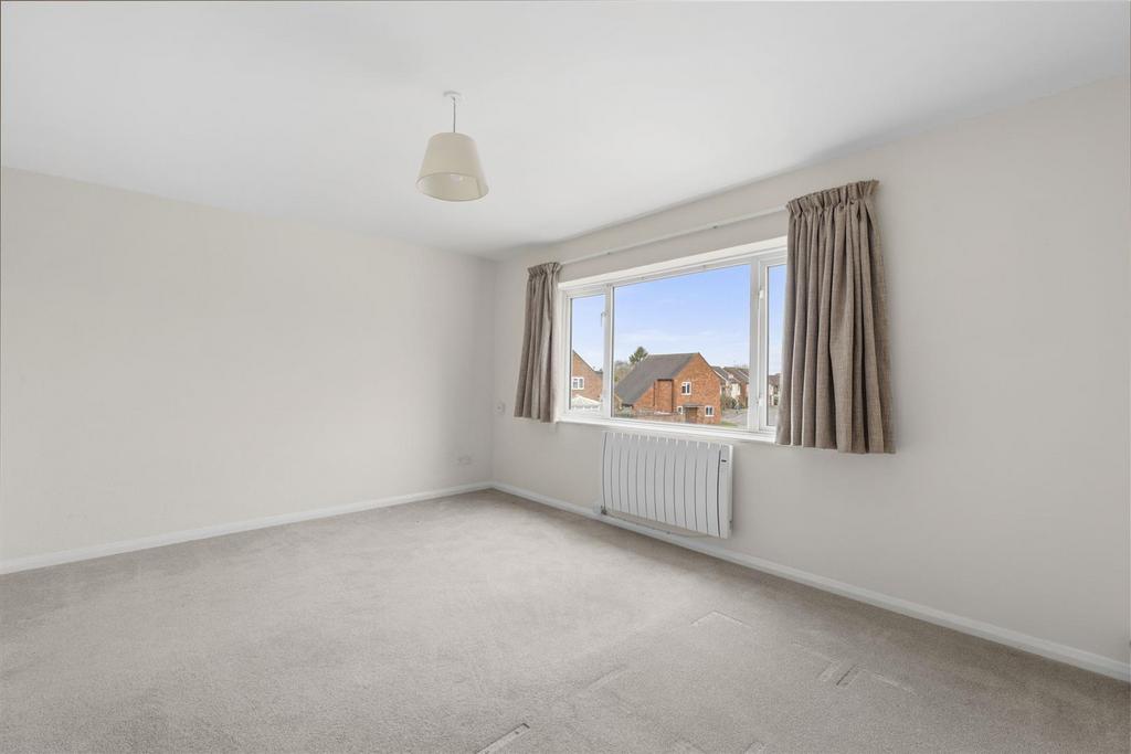 Flat 2, 44 Bell Street, HP27 QAD (LOW RES)-7.jpg