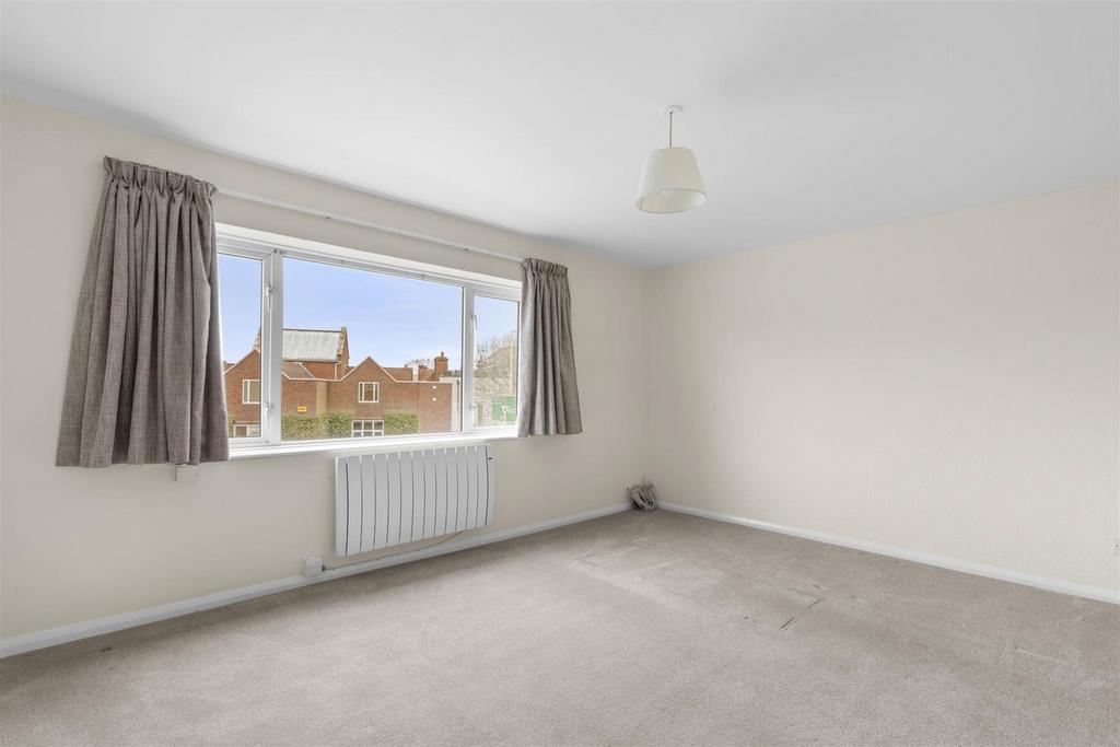 Flat 2, 44 Bell Street, HP27 QAD (LOW RES)-6.jpg