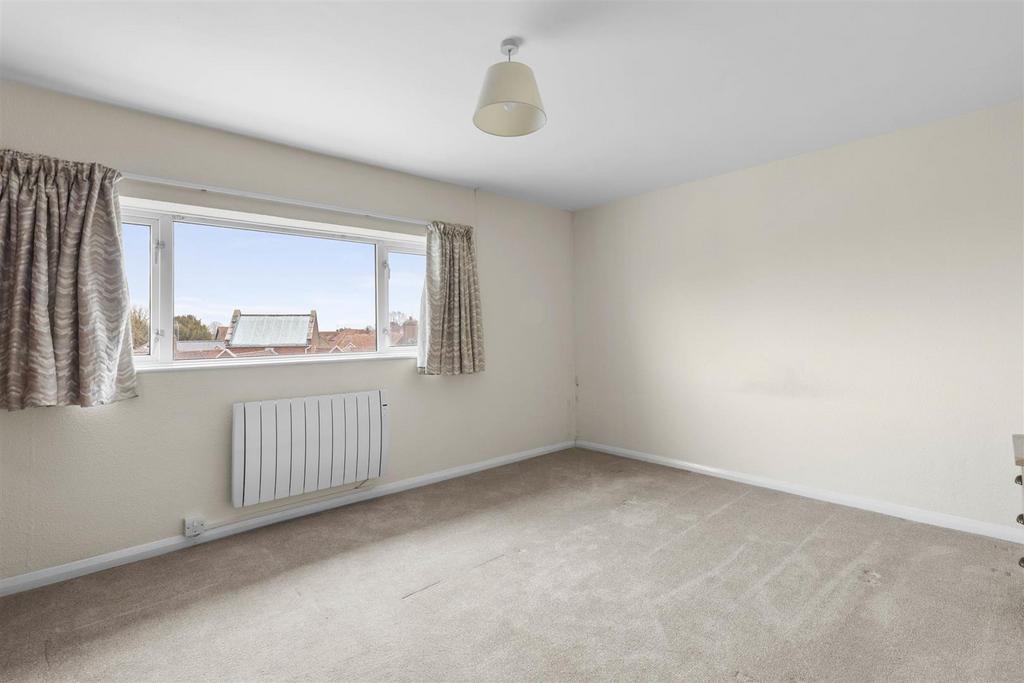 Flat 2, 44 Bell Street, HP27 QAD (LOW RES)-3.jpg