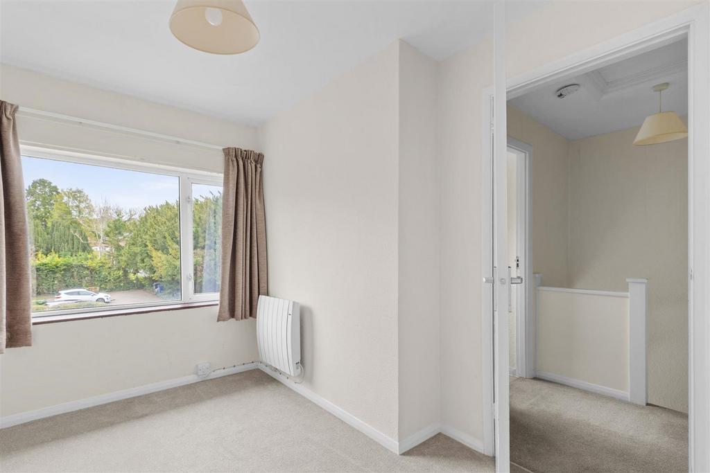 Flat 2, 44 Bell Street, HP27 QAD (LOW RES)-2.jpg