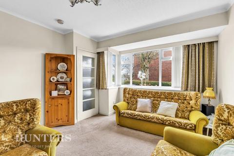 2 bedroom townhouse for sale, College Avenue, Oldham