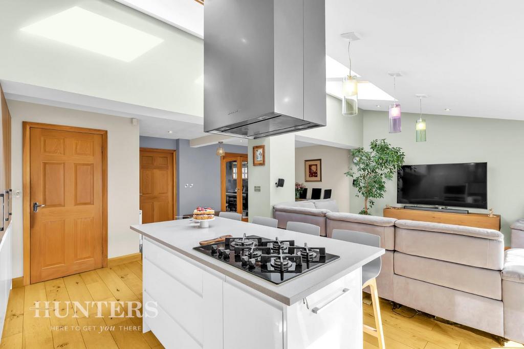 Open Plan Kitchen & Living Space
