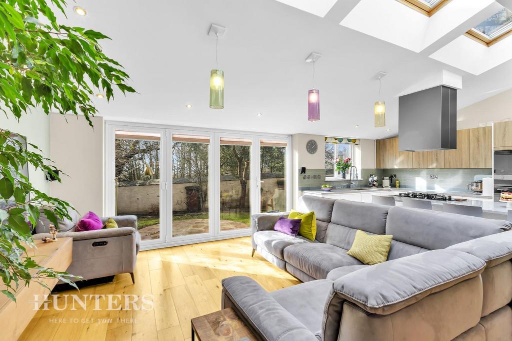 Open Plan Kitchen & Living Space