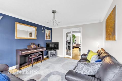 4 bedroom detached house for sale, Howardian Close , Oldham