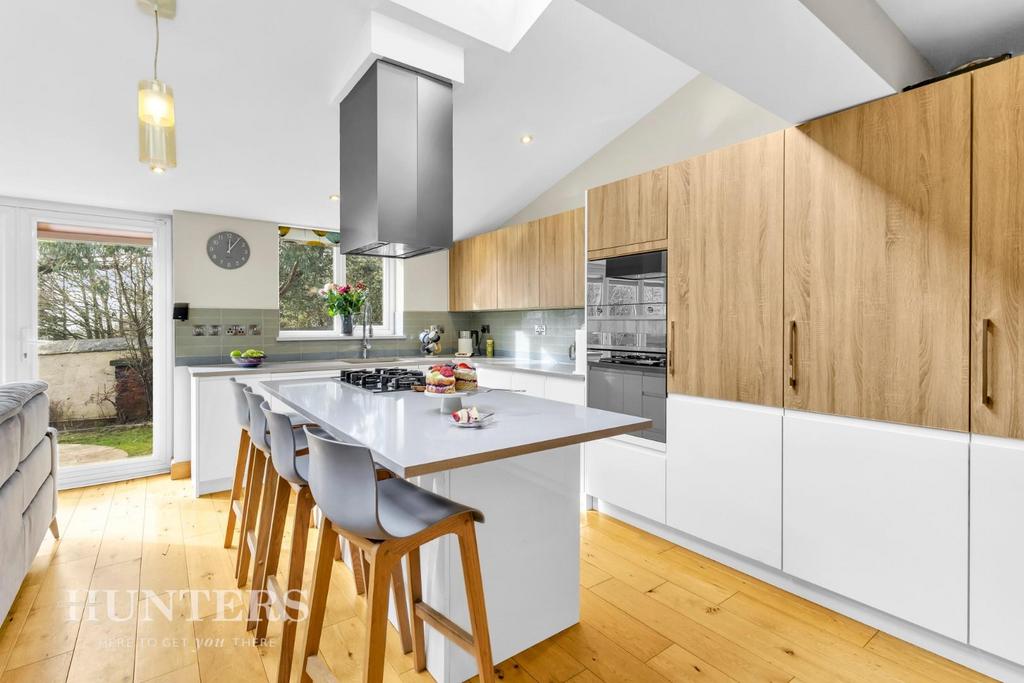 Open Plan Kitchen & Living Space