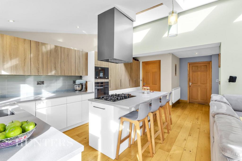 Open Plan Kitchen & Living Space