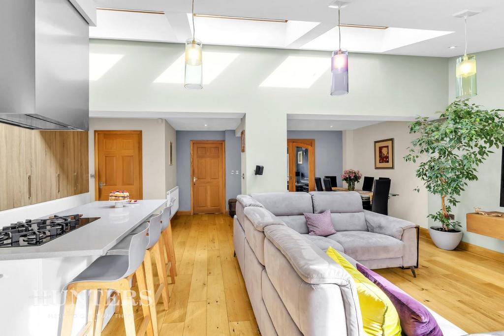 Open Plan Kitchen & Living Space