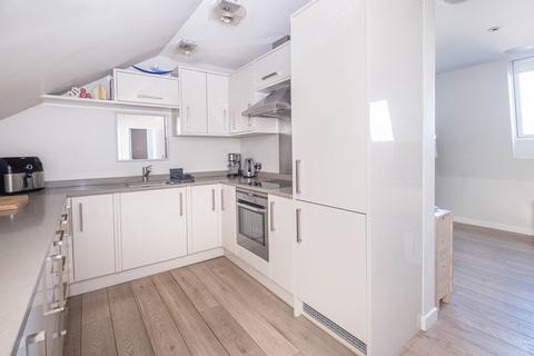 1 bedroom flat to rent, Kingston Road London SW19