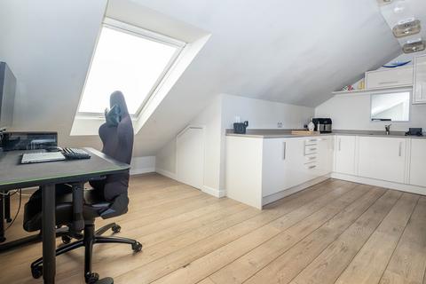 1 bedroom flat to rent, Kingston Road London SW19