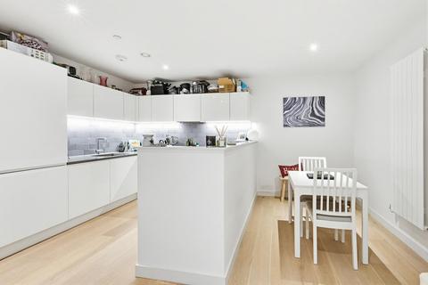 2 bedroom apartment for sale, Corsair House, Royal Wharf, E16