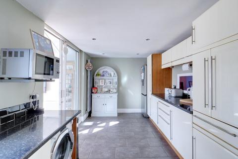 undefined, King Edward Avenue, Rainham RM13
