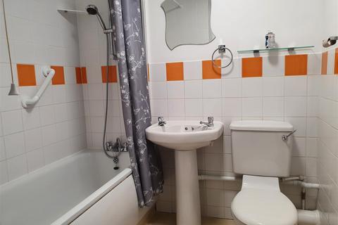 2 bedroom terraced house to rent, Pelham Road, Seaford