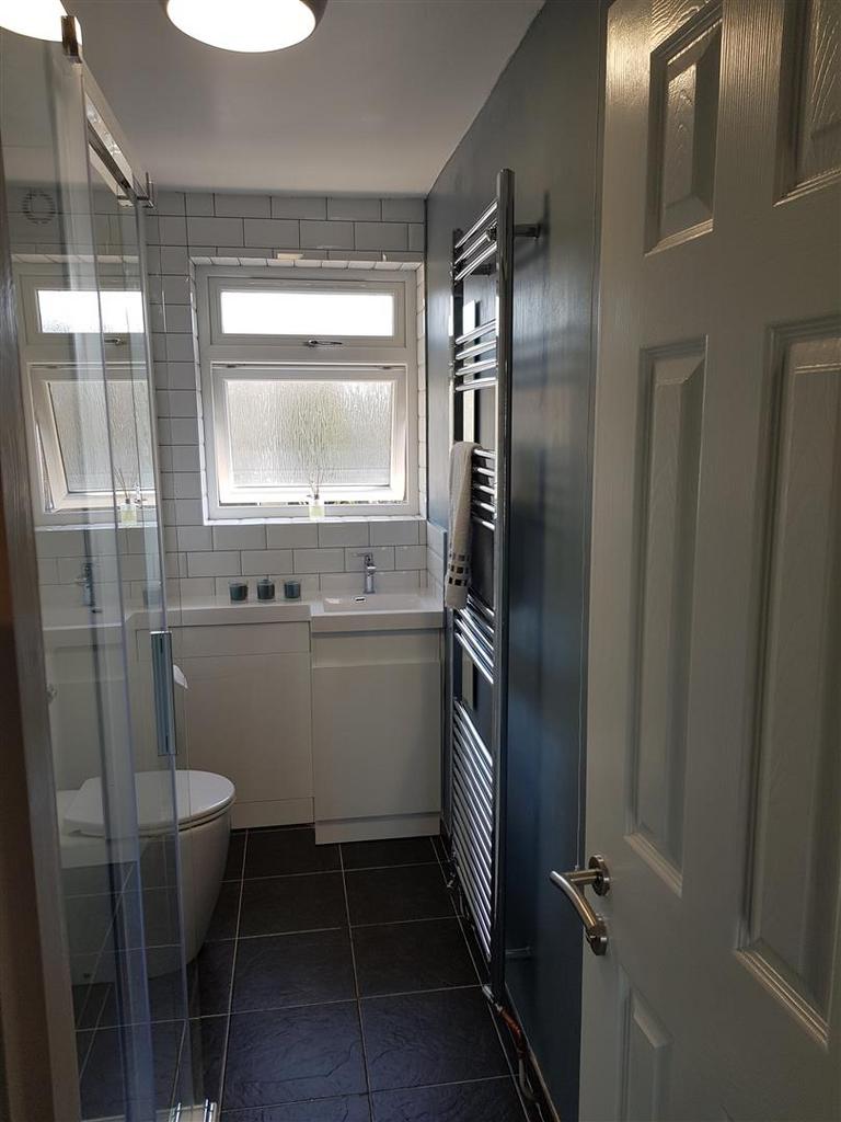 SHOWER ROOM (1).jpg