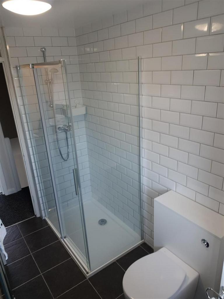 SHOWER ROOM (2).jpg