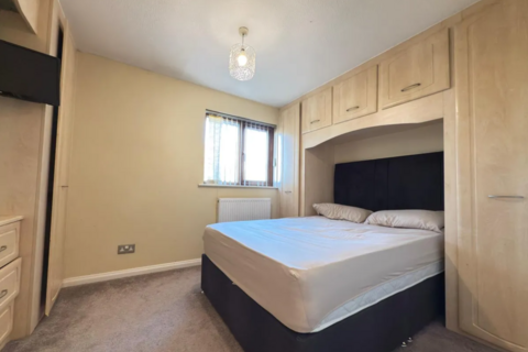 2 bedroom terraced house for sale, Springfield Road, Luton