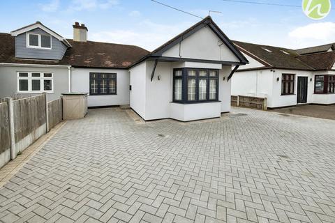 3 bedroom semi-detached bungalow for sale, Giffords Cross Road, Corringham, SS17