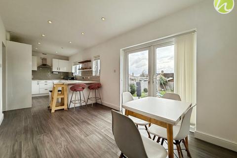 3 bedroom semi-detached bungalow for sale, Giffords Cross Road, Corringham, SS17