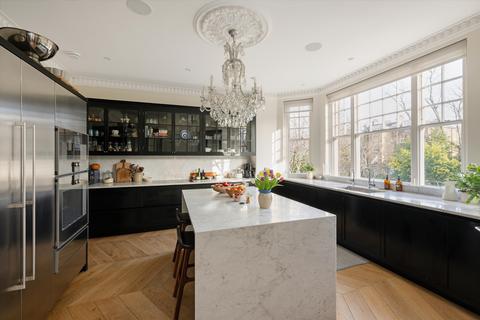 3 bedroom flat for sale, Eton Avenue, London, NW3