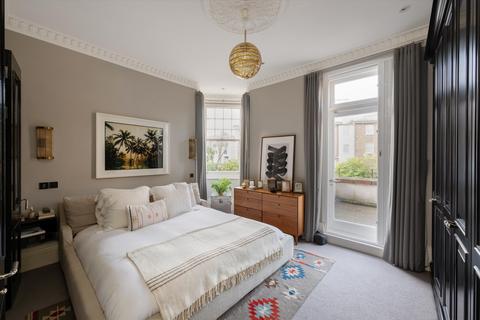 3 bedroom flat for sale, Eton Avenue, London, NW3