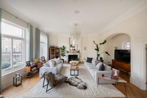 3 bedroom flat for sale, Eton Avenue, London, NW3