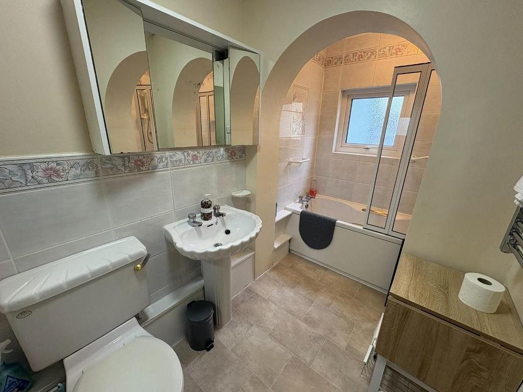 Bathroom.JPEG