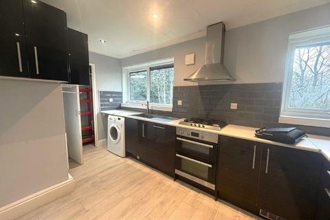 2 bedroom flat to rent, Wheatley Close, London NW4