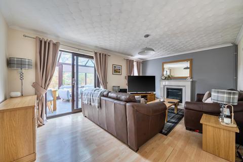 4 bedroom detached house for sale, Caernarvon Gardens, Valley Park, Chandler's Ford