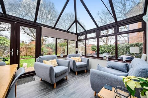 4 bedroom detached house for sale, Caernarvon Gardens, Valley Park, Chandler's Ford