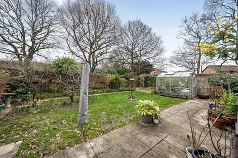 4 bedroom detached house for sale, Caernarvon Gardens, Valley Park, Chandler's Ford