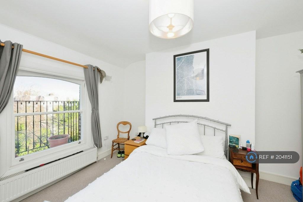 Main Bedroom (2)