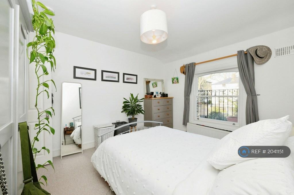 Main Bedroom (3)