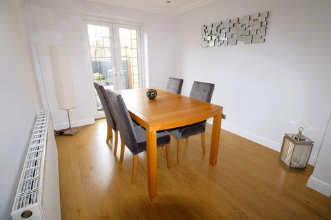 3 bedroom semi-detached house for sale, Epping Close, Romford RM7