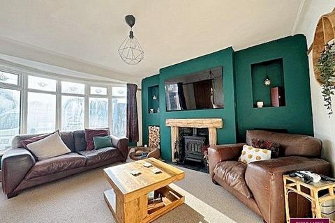 3 bedroom detached house for sale, Glyn Avenue, Prestatyn, Denbighshire LL19 9NN
