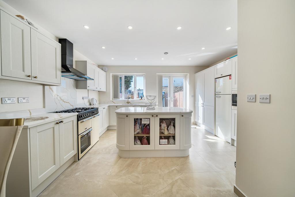 1418217-7-699ef28...