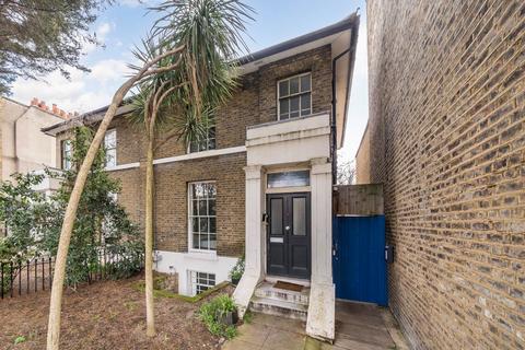 2 bedroom flat for sale, Queensbridge Road, London E8