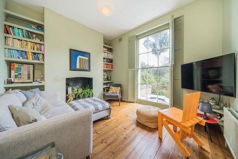 2 bedroom flat for sale, Queensbridge Road, London E8