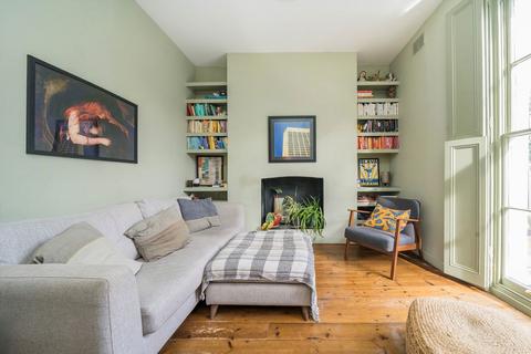 2 bedroom flat for sale, Queensbridge Road, London E8